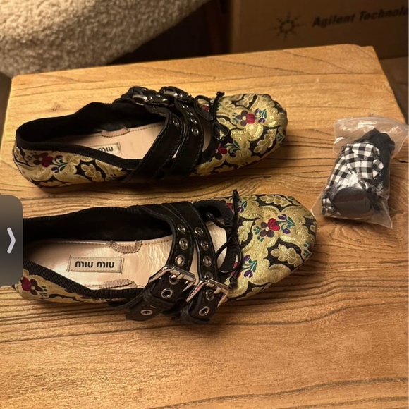 Miu MIu - Picture 3 of 4